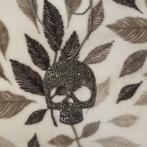 Skull necklace